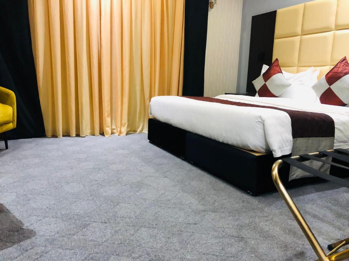 M Platinum Hotel マディーナ エクステリア 写真