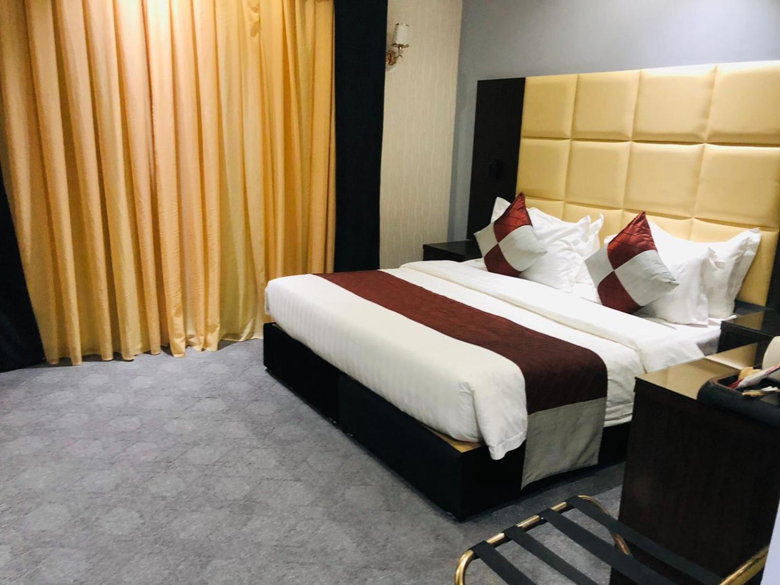 M Platinum Hotel マディーナ エクステリア 写真