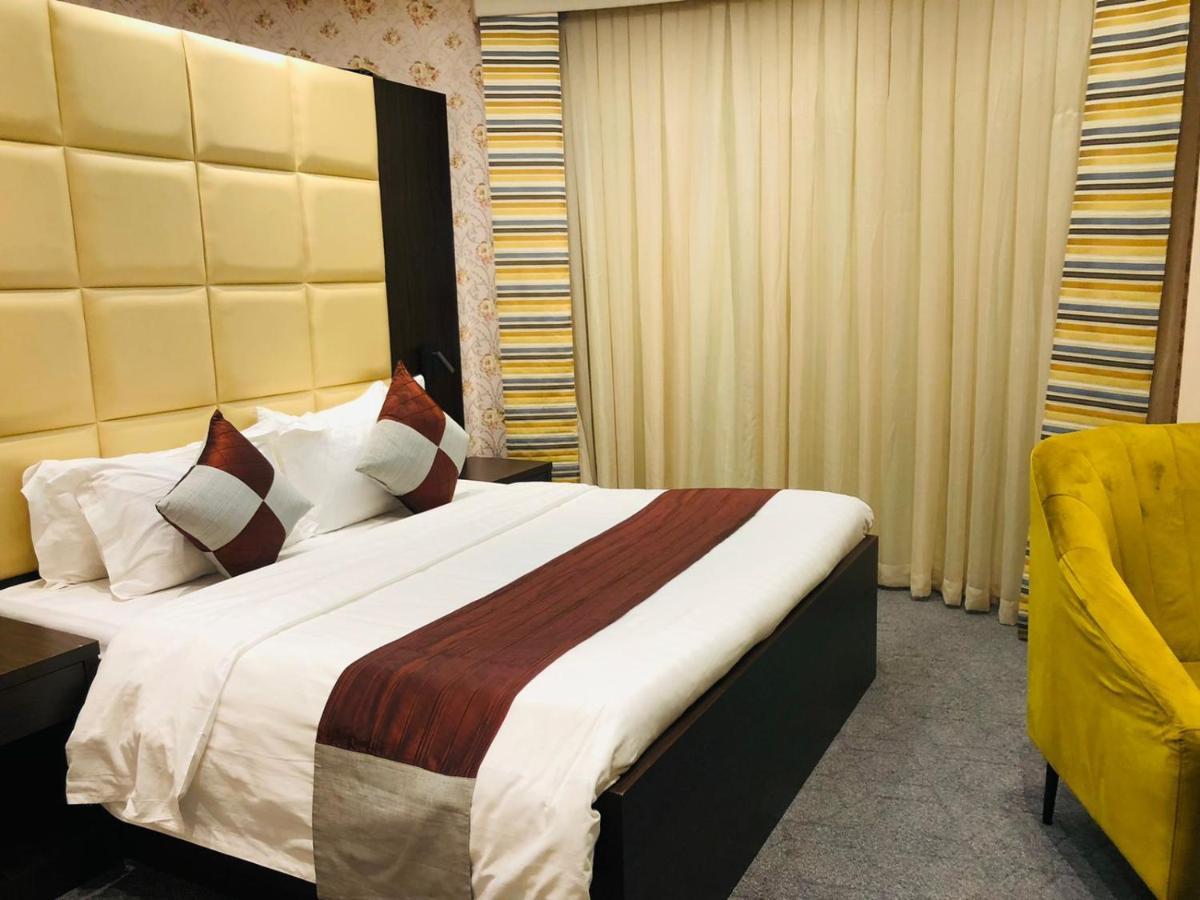 M Platinum Hotel マディーナ エクステリア 写真
